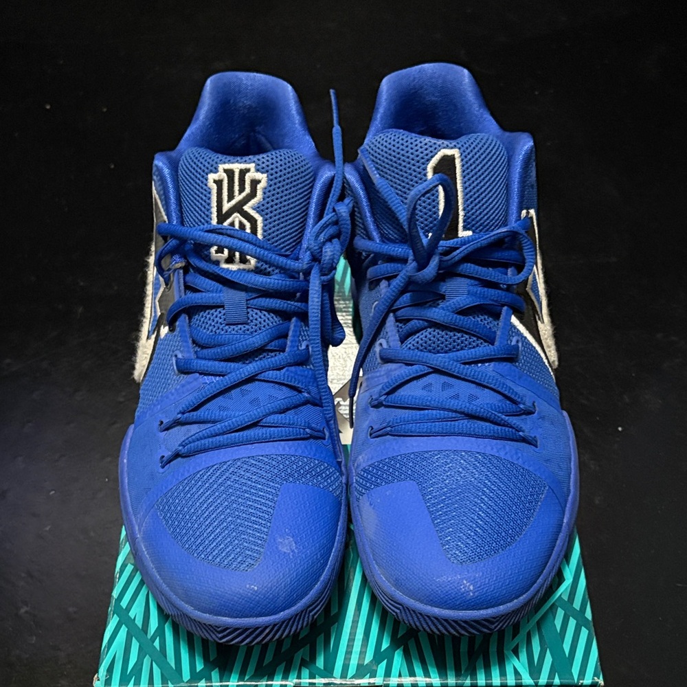 Nike Kyrie 3 "Duke”
